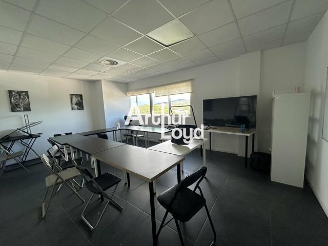 Bureau location à Arrondissement de Draguignan, Fréjus