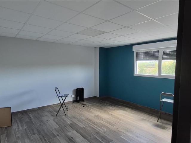 Bureau vente à Izon, Gironde