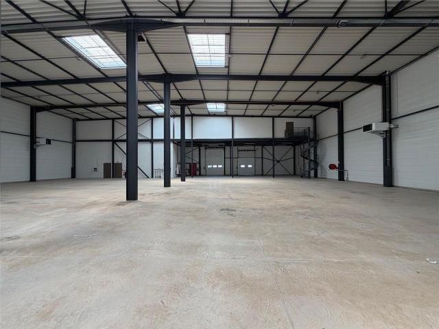 Local Commercial location à Vienne, Heyrieux