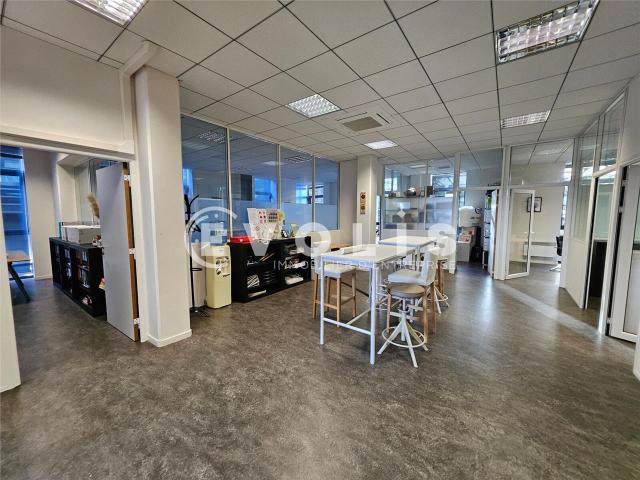 Local Commercial location à Antony, Montrouge