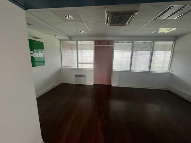 Bureau vente à Quimper, Bretagne