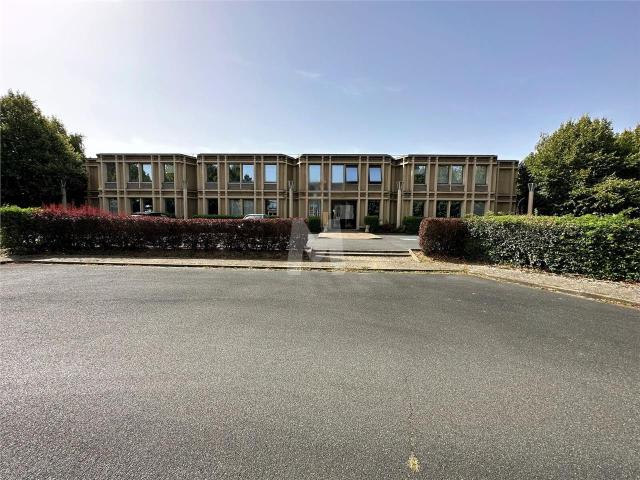 Bureau location à Campus Urbain de Paris-Saclay, Saint-Aubin