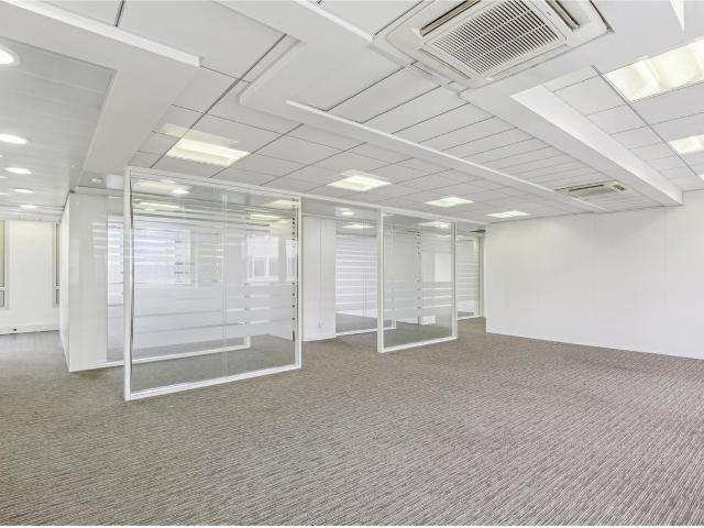 Bureau location à France métropolitaine, Suresnes