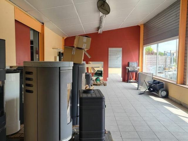 Local Commercial location à Saint-Nazaire, Saint-hilaire-de-chaléons