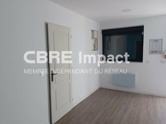 Local Commercial location à Cormontreuil, Marne