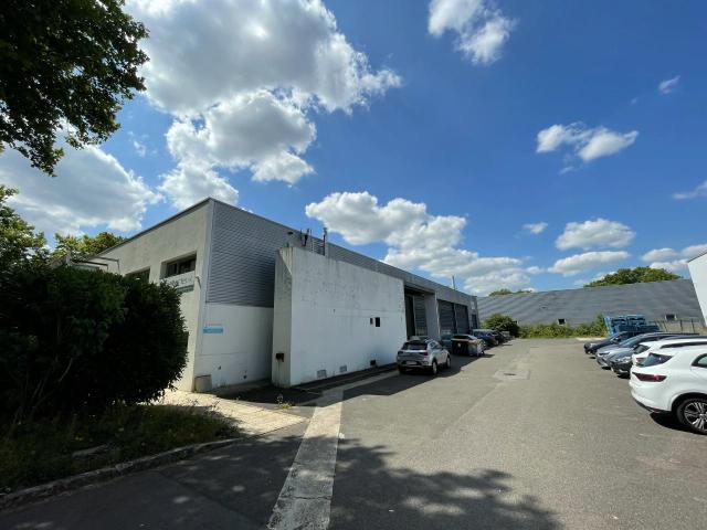 Local Commercial location à Évry, Bondoufle