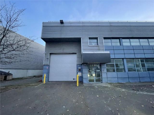 Local Commercial location à Saint-Denis, La Courneuve