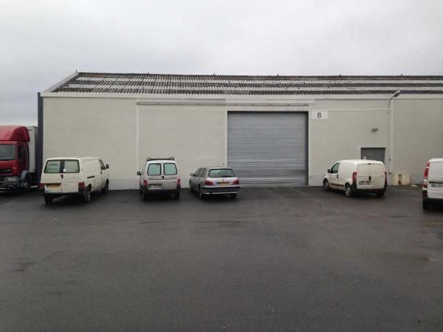Local Commercial location à Saint-Denis, Epinay-sur-seine