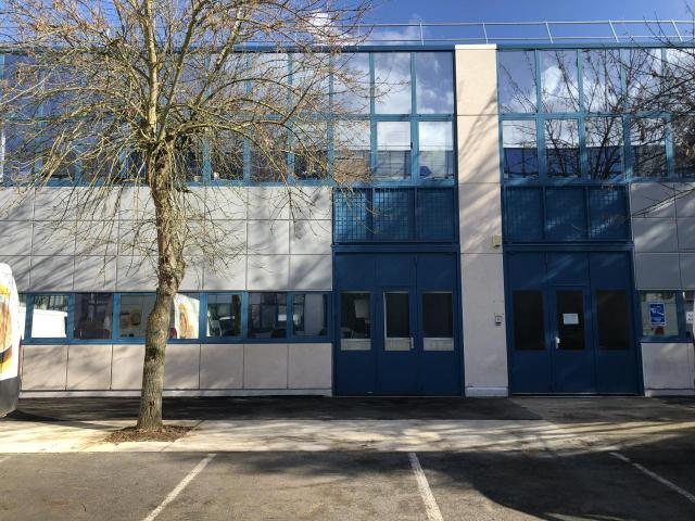 Local Commercial location à L'Haÿ-les-Roses, Fresnes