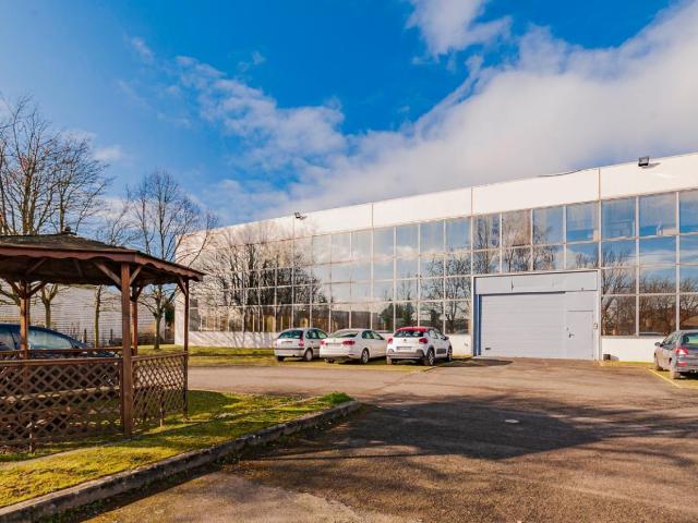 Local Commercial location à Palaiseau, Les Ulis