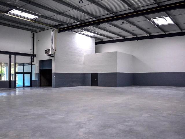 Local Commercial location à Nanterre, Gennevilliers