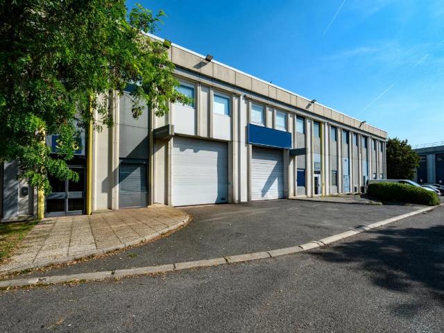 Local Commercial location à Nanterre, Gennevilliers