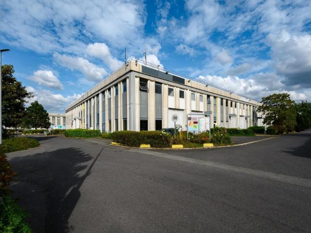 Local Commercial location à Nanterre, Gennevilliers