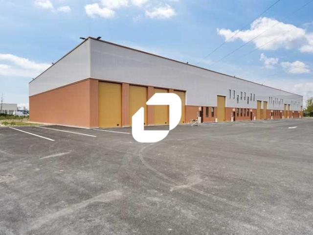 Local Commercial location à Évry, Le Coudray-montceaux