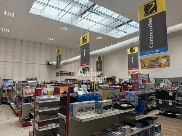 Local Commercial location à Melun, Savigny-le-temple