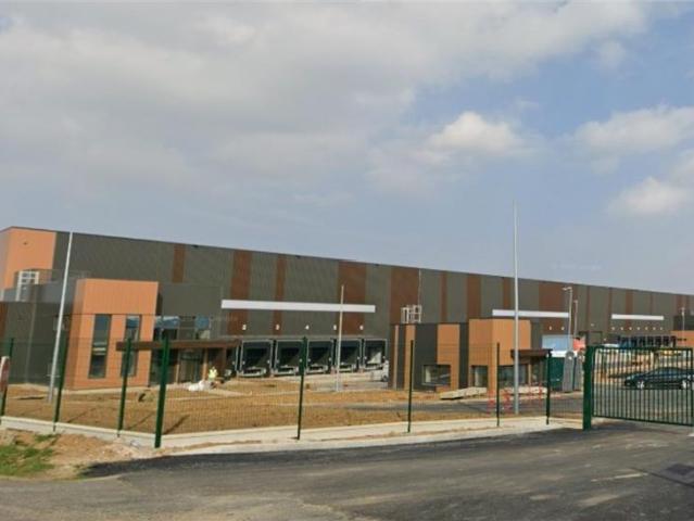 Local Commercial location à Les Cerisiers, Villeneuve-la-Guyard