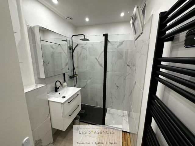 Studio location à Arrondissement de Draguignan, Grimaud
