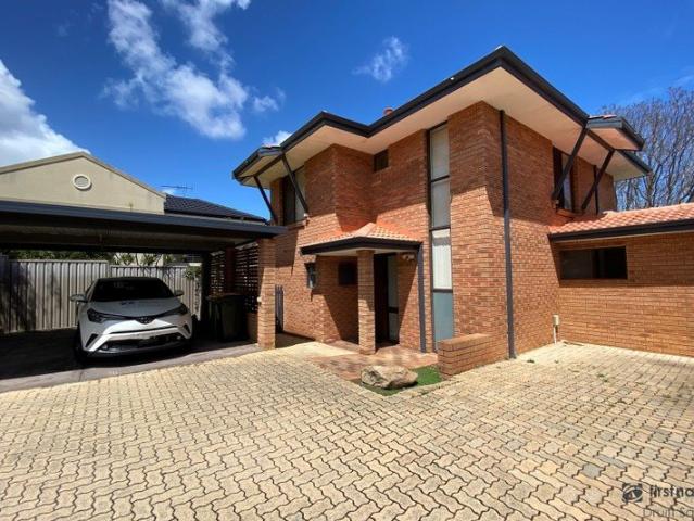 Townhouse for rent in Como, Western Australia