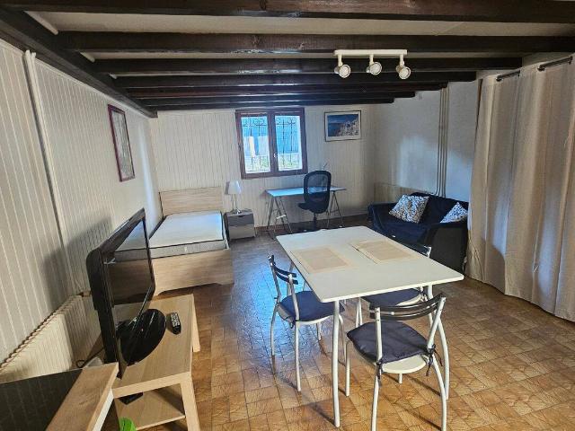 Studio location à Champagne-au-Mont-d'Or, Rhône