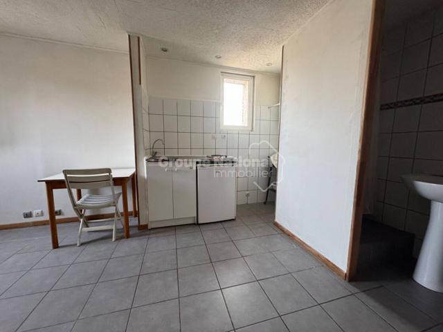Studio location à Miramas-le-Vieux, Miramas