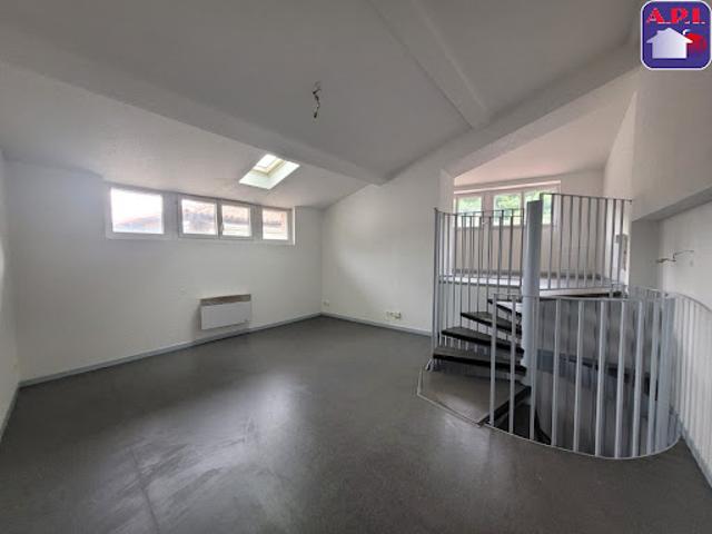 Duplex location à Moulinery, Foix