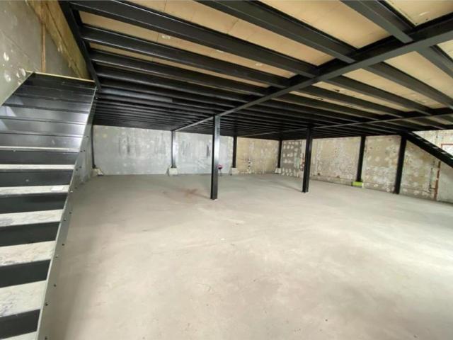 Local Commercial location à Bobigny, Vaux-montreuil