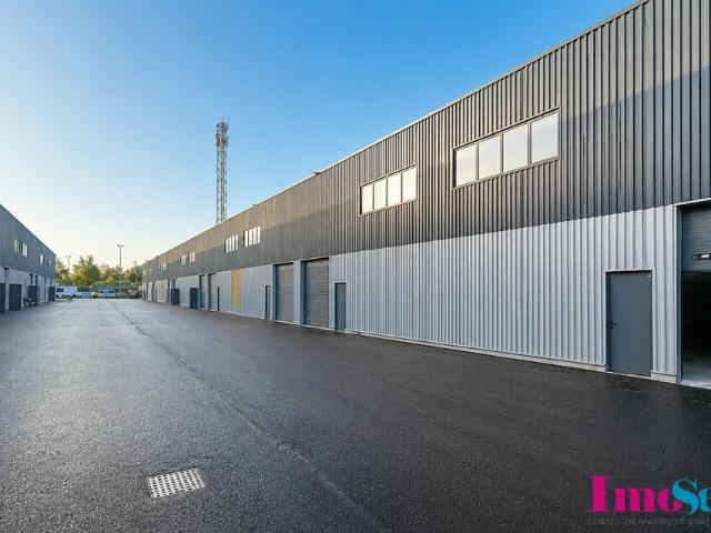 Local Commercial location à Bordeaux, Ambarès-et-lagrave
