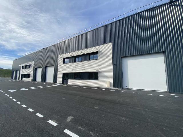 Local Commercial location à Bordeaux, Ambarès-et-lagrave