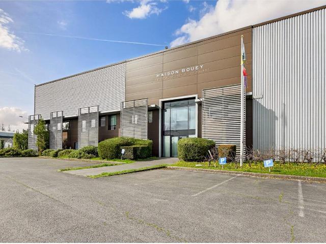 Local Commercial location à Bordeaux, Ambarès-et-lagrave