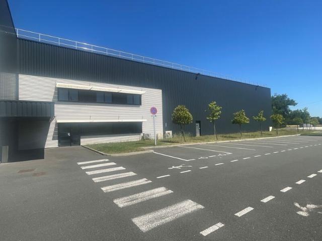 Local Commercial location à Bordeaux, Ambarès-et-lagrave