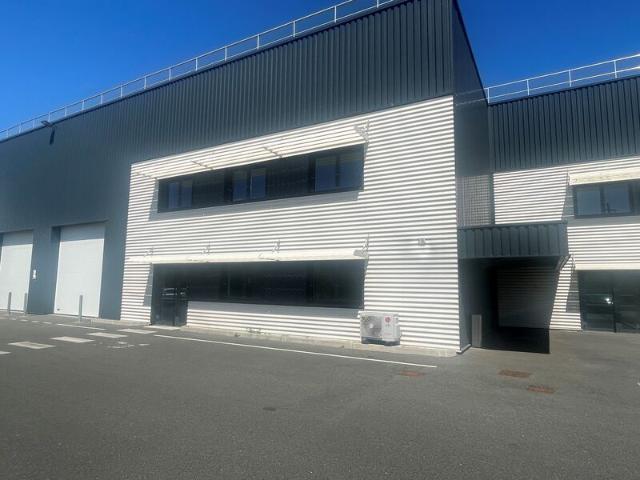 Local Commercial location à Bordeaux, Ambarès-et-lagrave