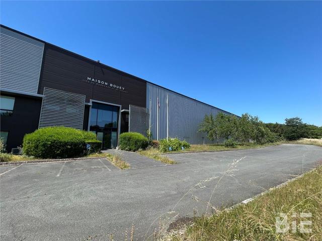 Local Commercial location à Bordeaux, Ambarès-et-lagrave