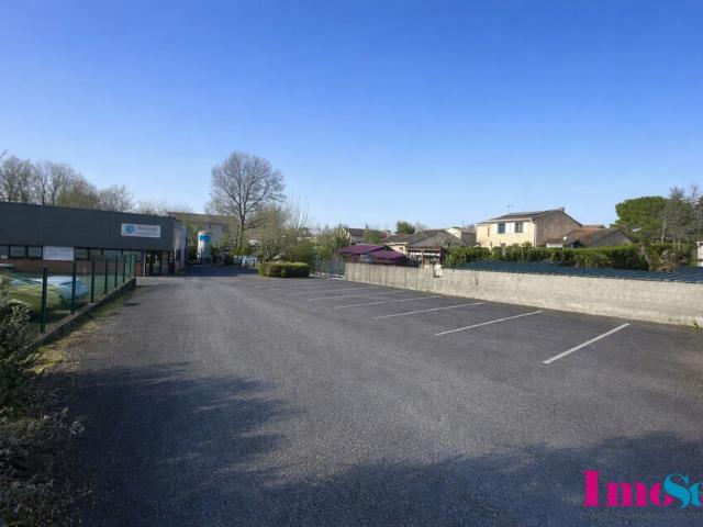 Local Commercial location à Bordeaux, Artigues-près-bordeaux