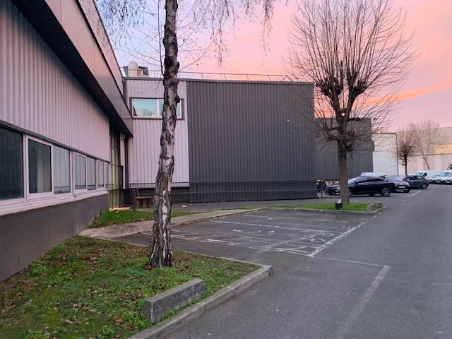 Local Commercial location à Saint-Denis, Aubervilliers
