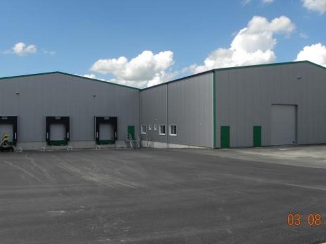 Local Commercial location à Louhans-Châteaurenaud, Beaurepaire-en-bresse