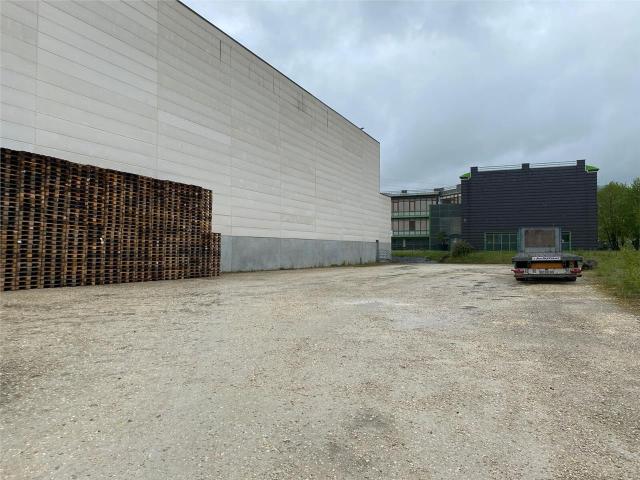 Local Commercial location à Chambéry, Belmont-tramonet