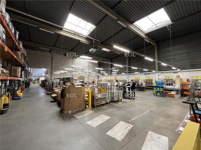 Local Commercial location à Versailles, Buc