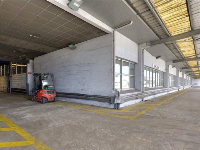 Local Commercial location à Nantes, Bouguenais