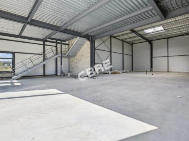 Local Commercial location à Chanteloup-les-vignes