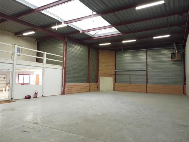 Local Commercial location à Torcy, Croissy-beaubourg