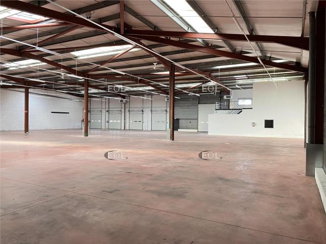 Local Commercial location à Corbas, Rhône