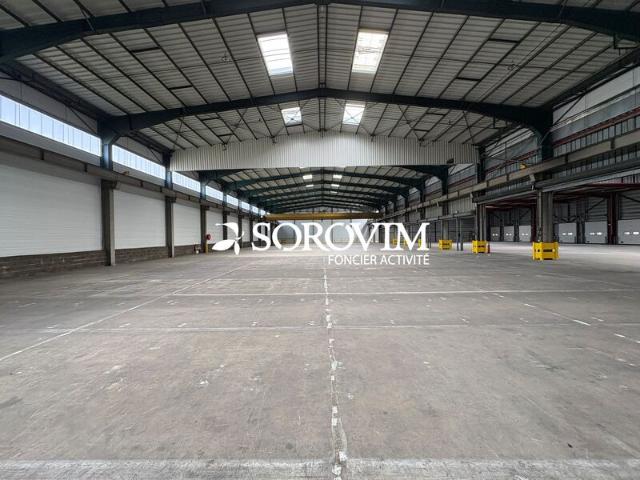 Local Commercial location à Corbas, Rhône