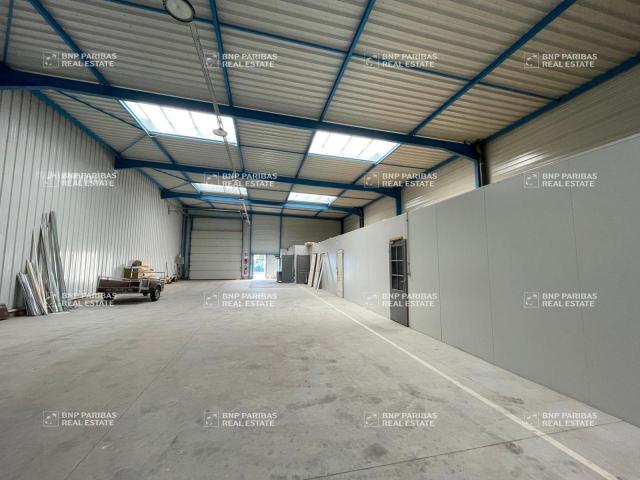 Local Commercial location à Lambres-lez-Douai, Nord