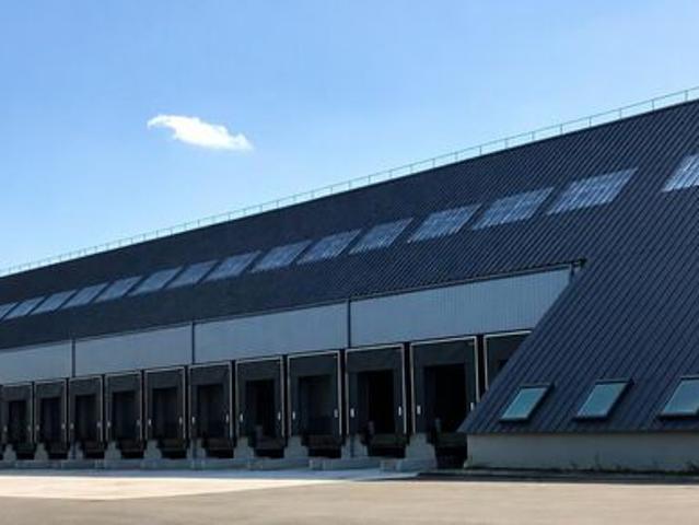 Local Commercial location à Torcy, Emerainville