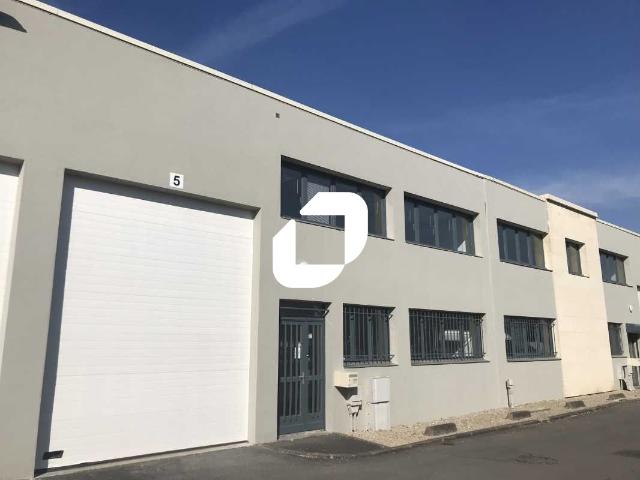 Local Commercial location à Z.A.E. Paris-Est, Émerainville