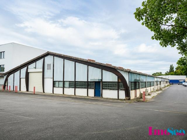 Local Commercial location à Bordeaux, Gradignan