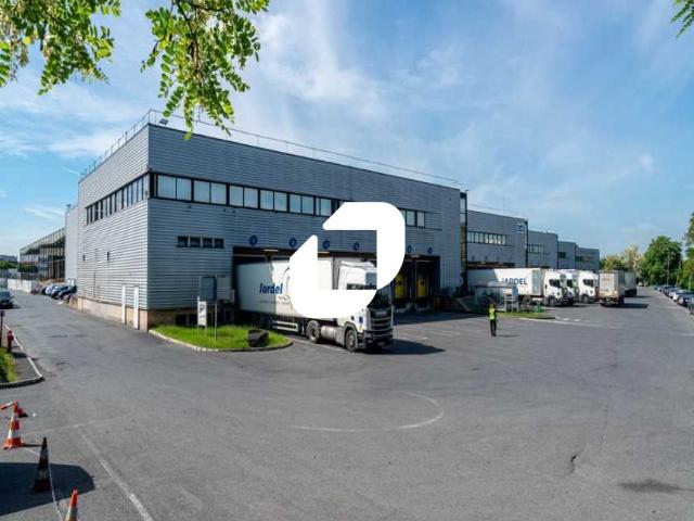 Local Commercial location à Le Bourget, Seine-Saint-Denis