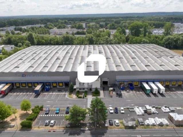 Local Commercial location à Compiègne, Le Meux