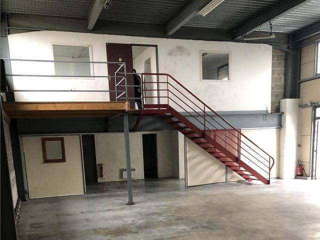Local Commercial location à Sarcelles, Le Thillay