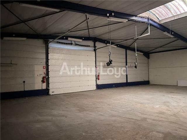 Local Commercial location à Lens